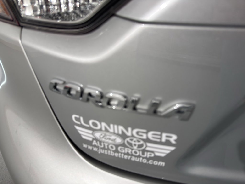 Used 2025 Toyota Corolla LE w/ Convenience Package image 16