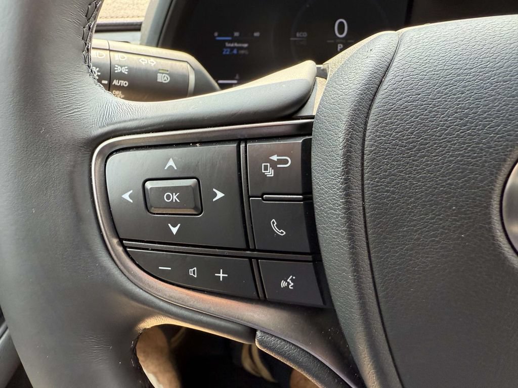 Used 2025 Lexus UX 300h AWD w/ Accessory Package (Z1) image 23