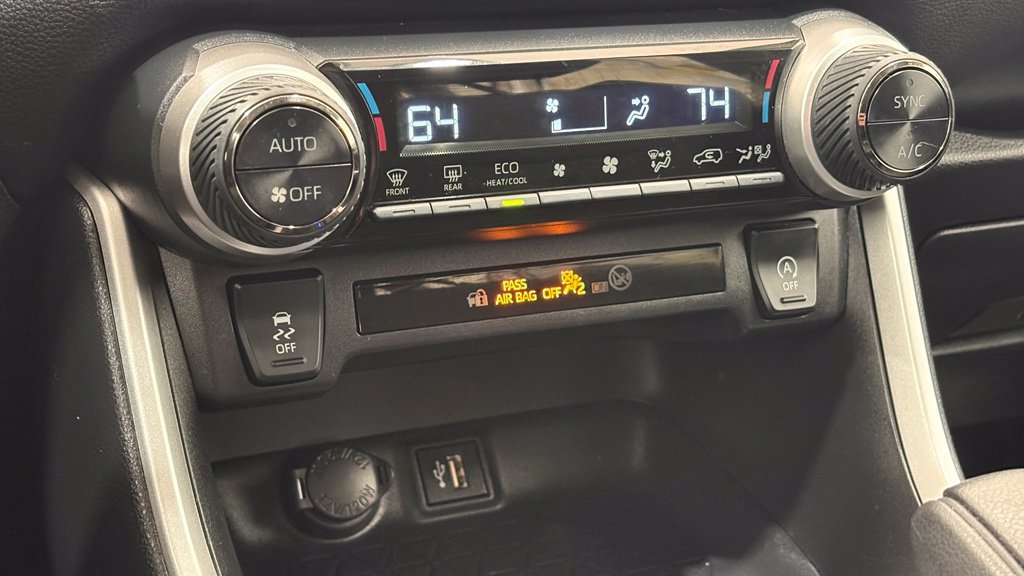 Used 2024 Toyota RAV4 XLE FWD image 39