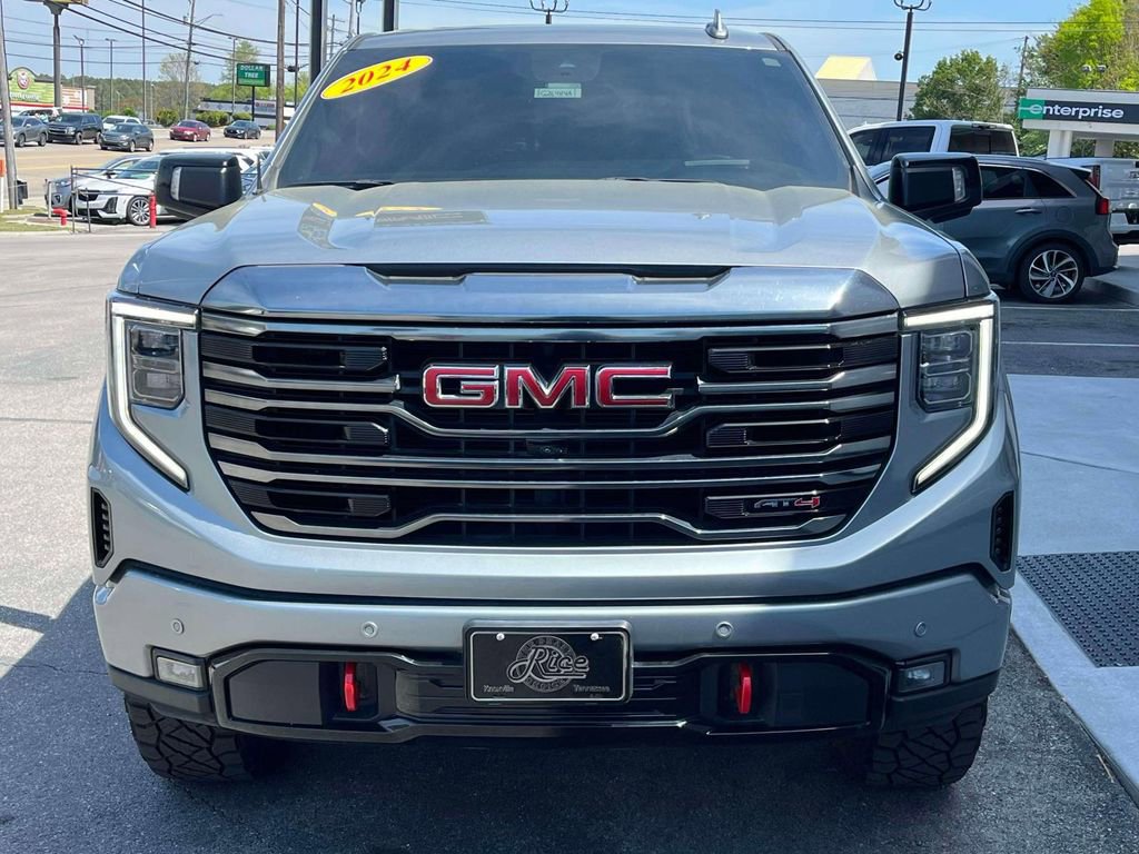 Used 2024 GMC Sierra 1500 AT4 w/ Technology Package AWD/4WD image 8