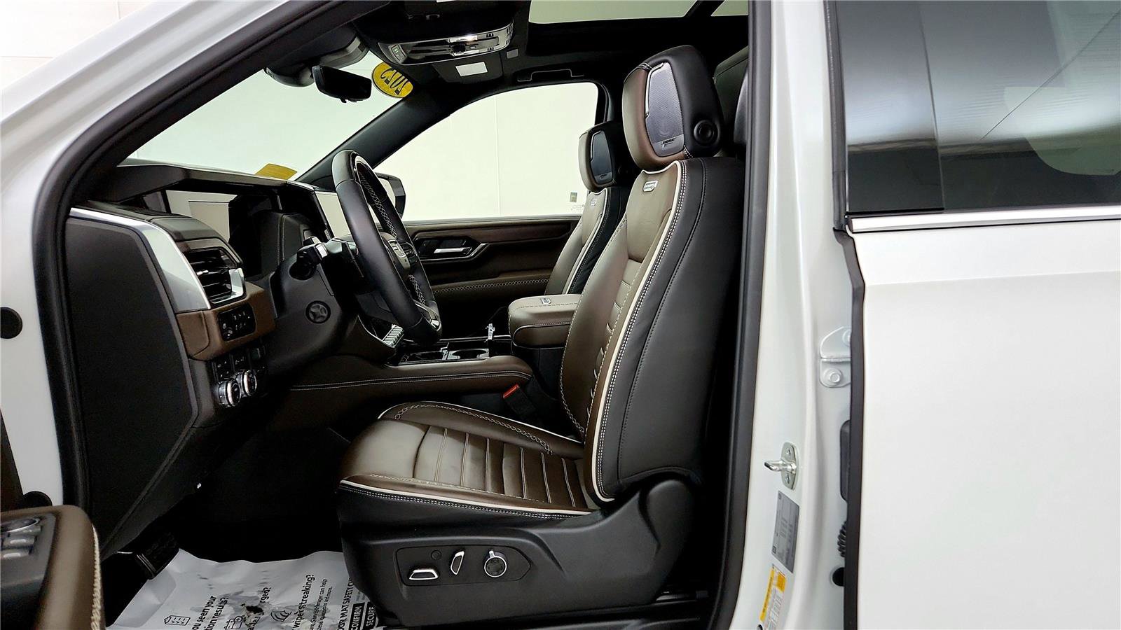 Used 2025 GMC Yukon Denali Ultimate image 24