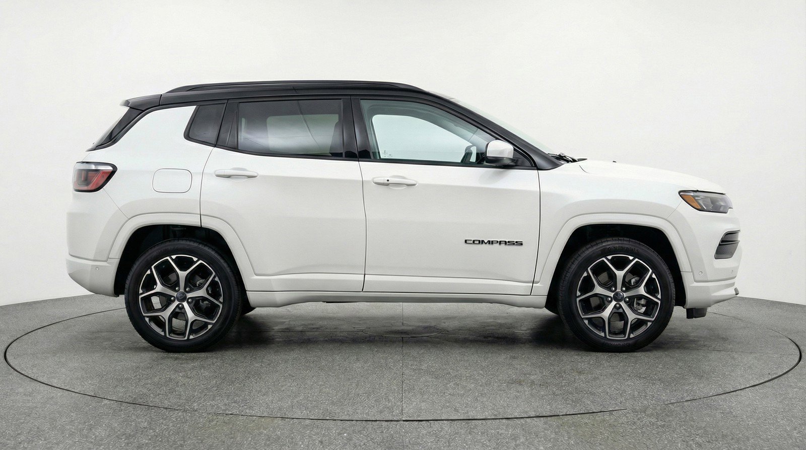 Used 2025 Jeep Compass Limited image 11