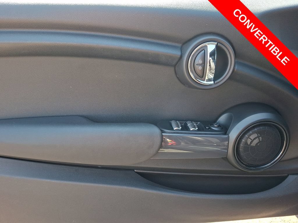 Used 2021 MINI Cooper Convertible FWD image 11