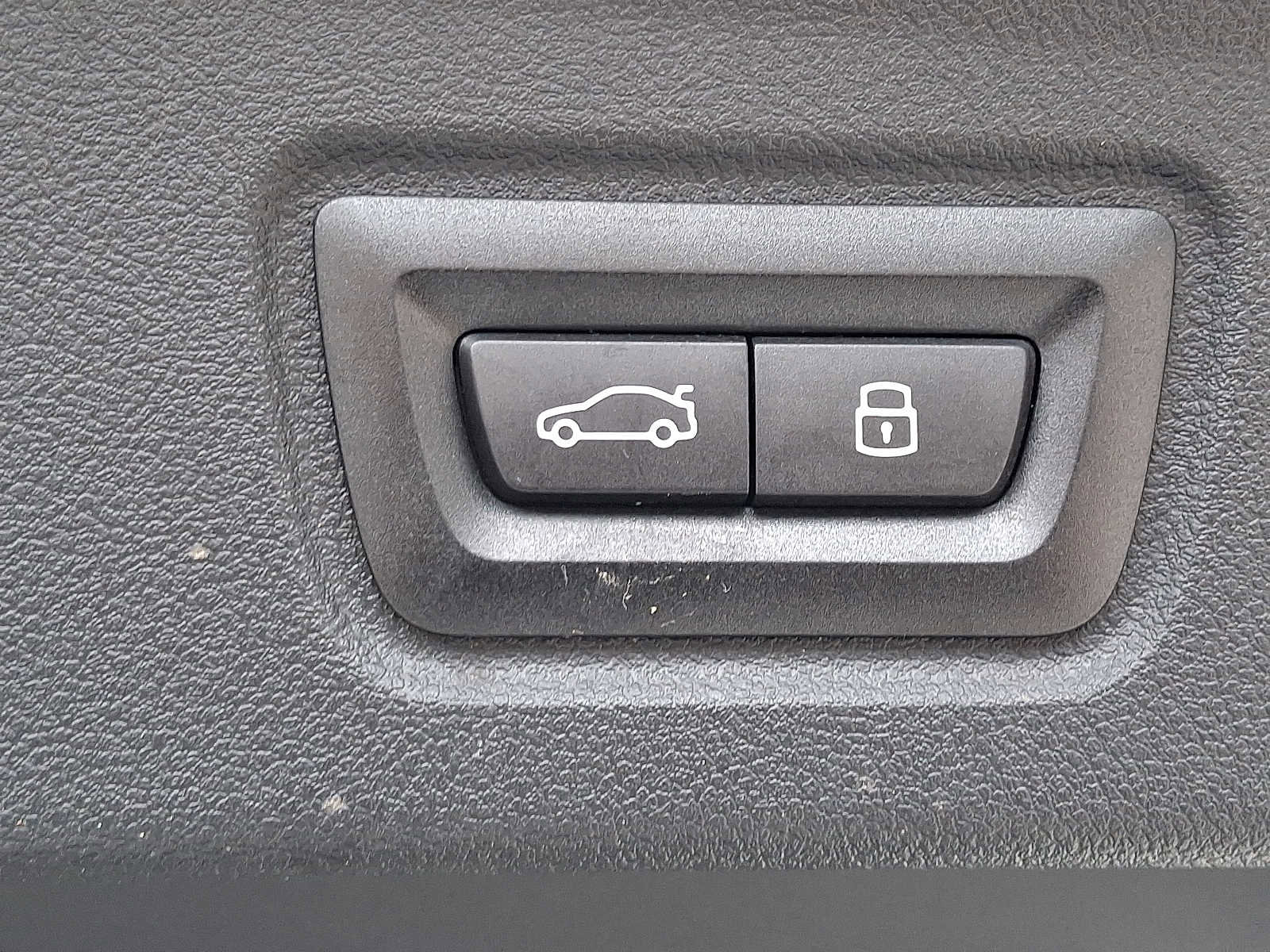 Used 2025 BMW i4 eDrive40 w/ Premium Package image 29