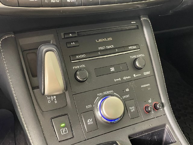 Used 2017 Lexus CT 200h w/ Navigation System Package FWD image 9