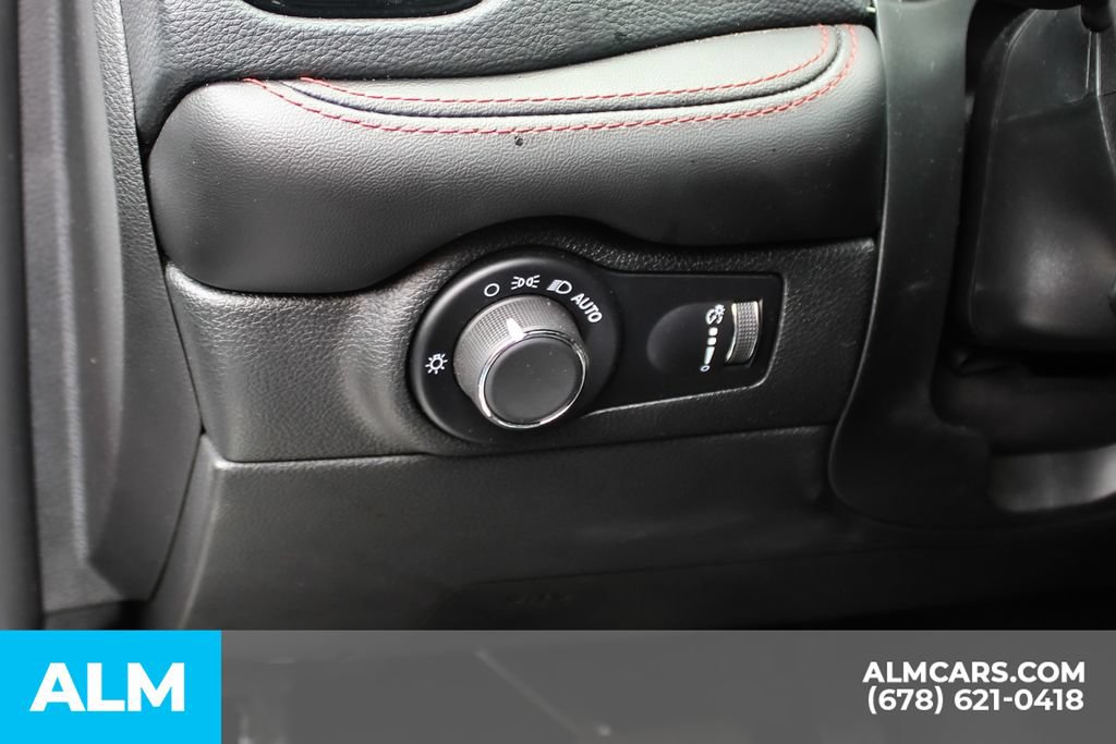 Used 2025 Dodge Durango GT AWD/4WD image 31