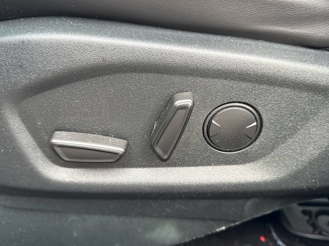 Used 2019 Ford Explorer XLT w/ Equipment Group 202A AWD/4WD image 26