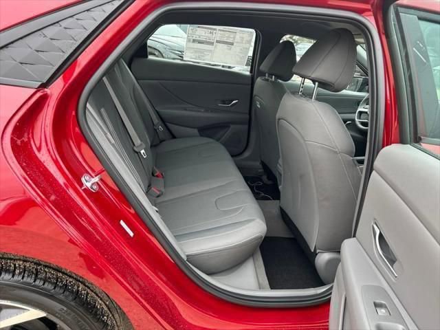 Used 2025 Hyundai Elantra Sport image 26