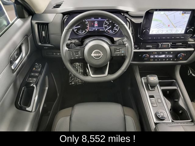 Used 2025 Nissan Pathfinder SL AWD/4WD image 25