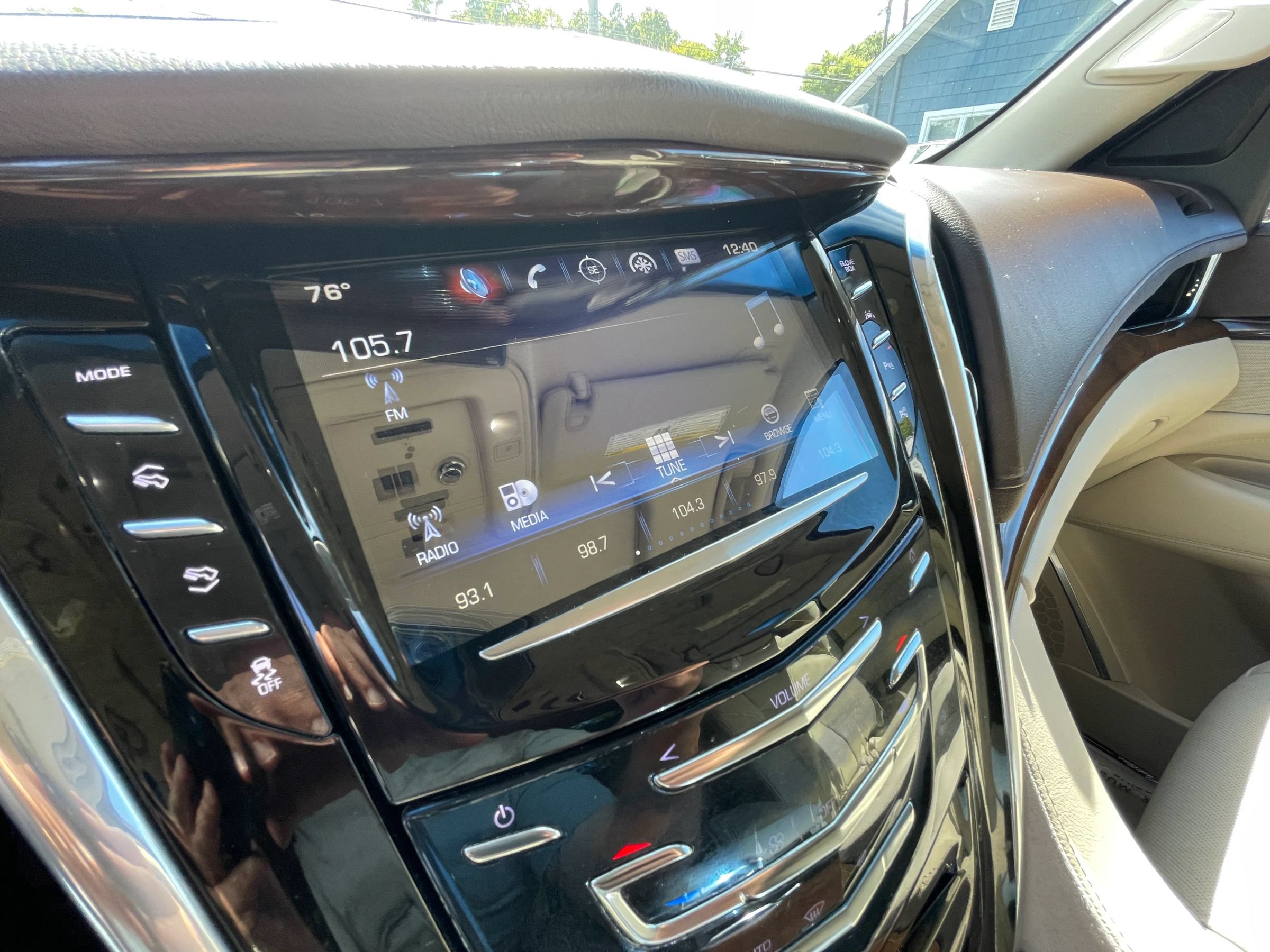Used 2017 Cadillac Escalade Premium Luxury AWD/4WD image 15