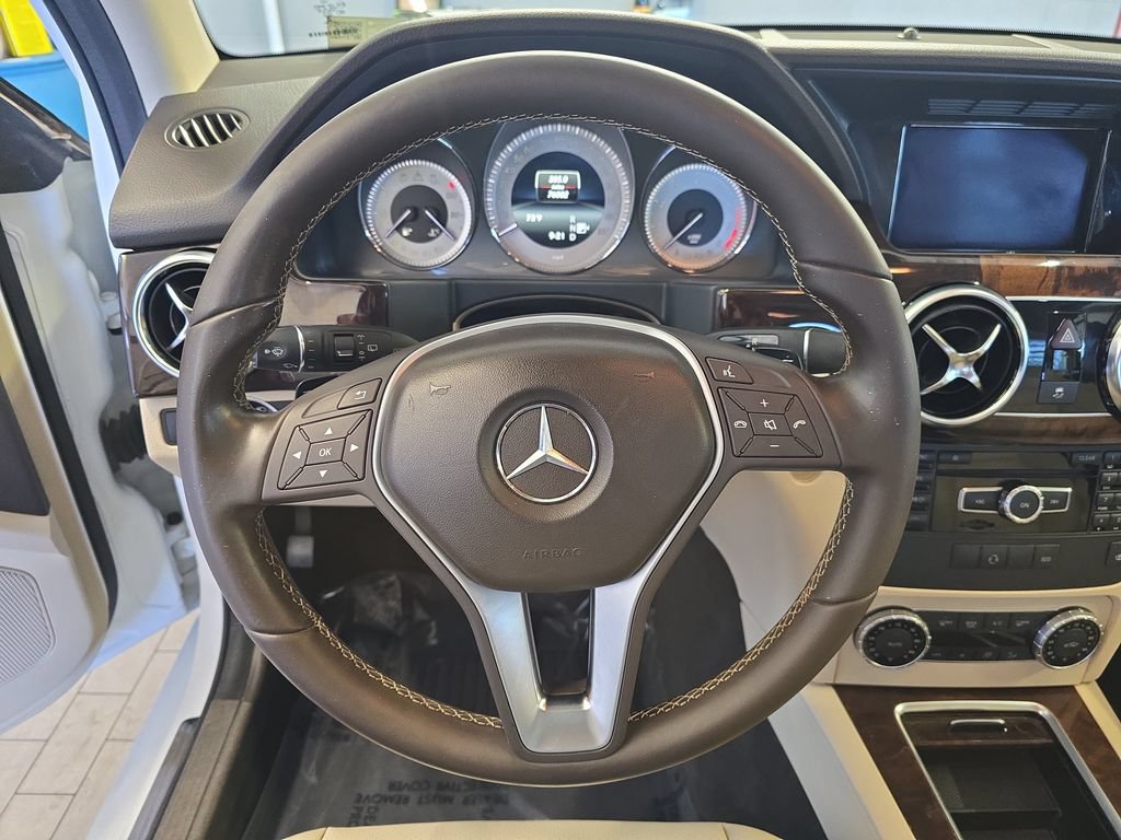 Used 2015 Mercedes-Benz GLK 350 4MATIC image 19