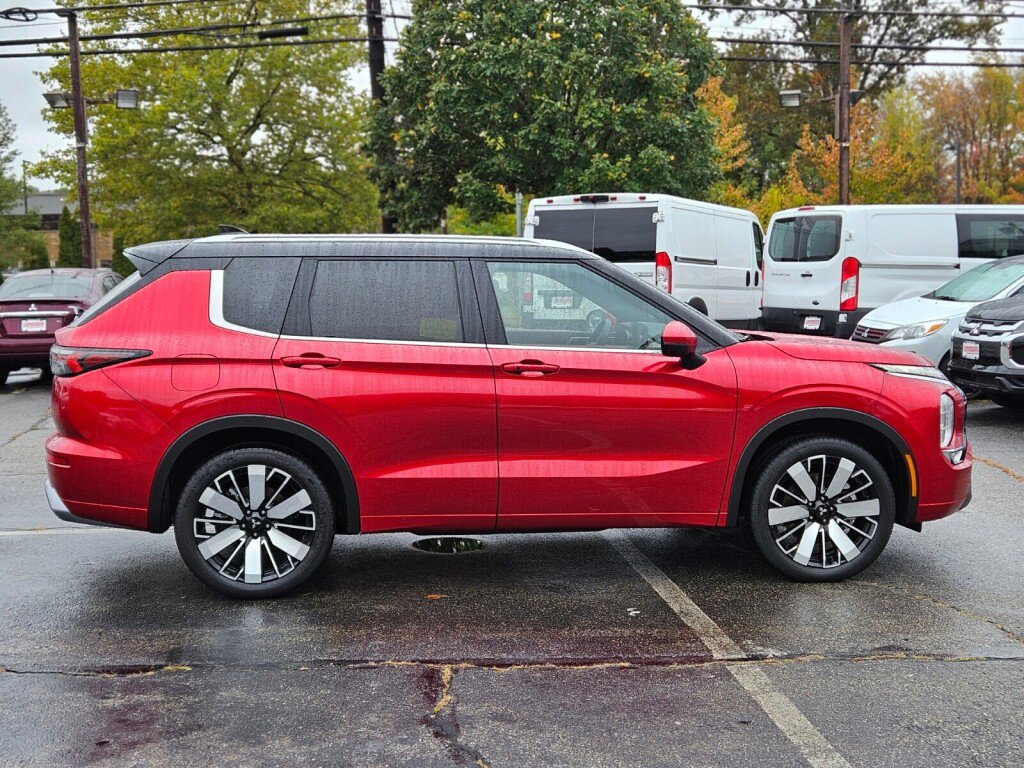 New 2025 Mitsubishi Outlander SEL image 6