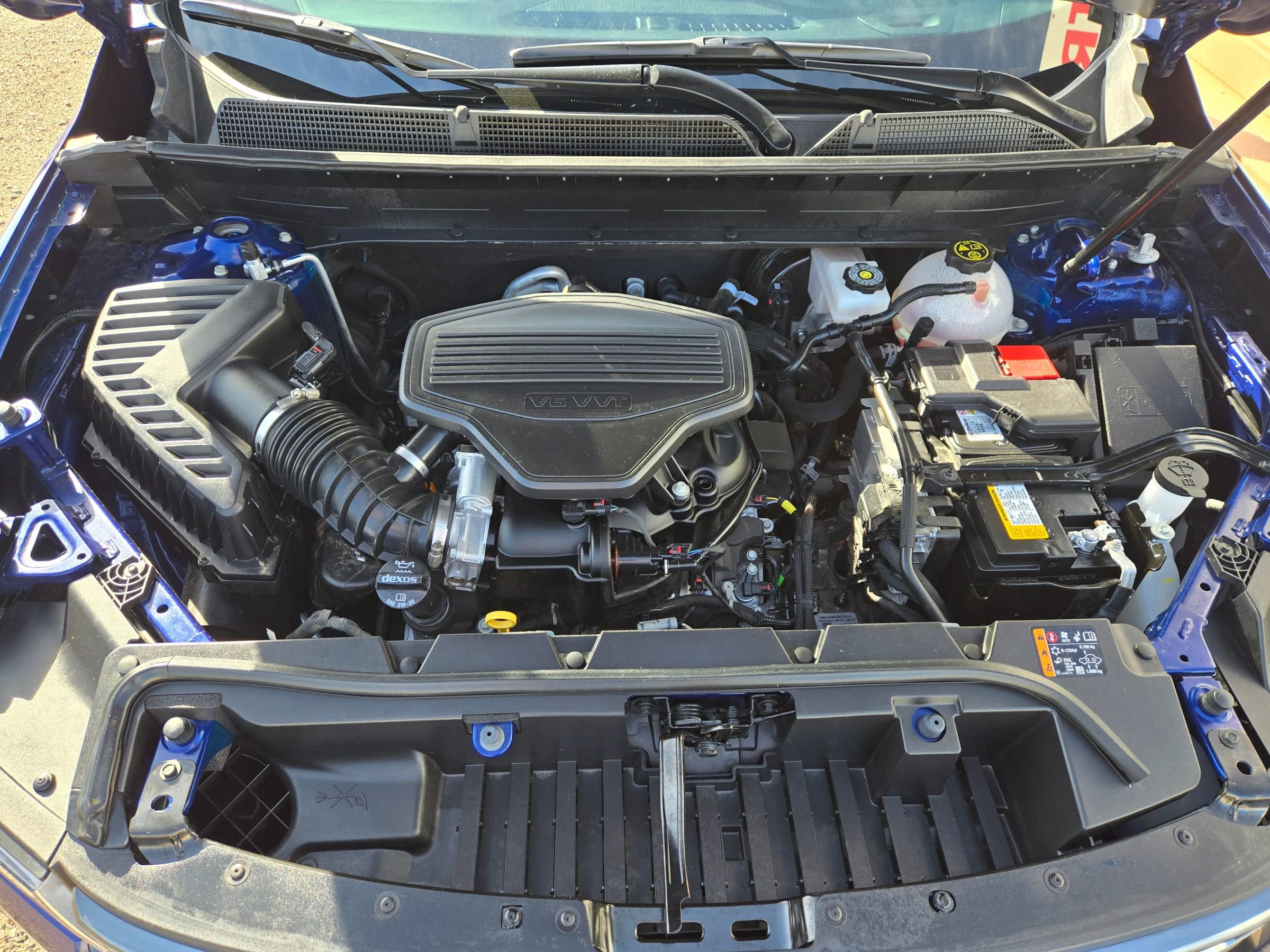 Used 2023 GMC Acadia AT4 w/ Preferred Package AWD/4WD image 8