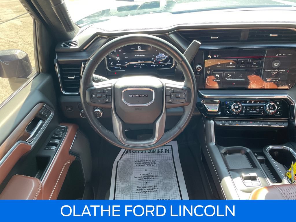 Used 2025 GMC Sierra 3500 Denali Ultimate AWD/4WD image 16