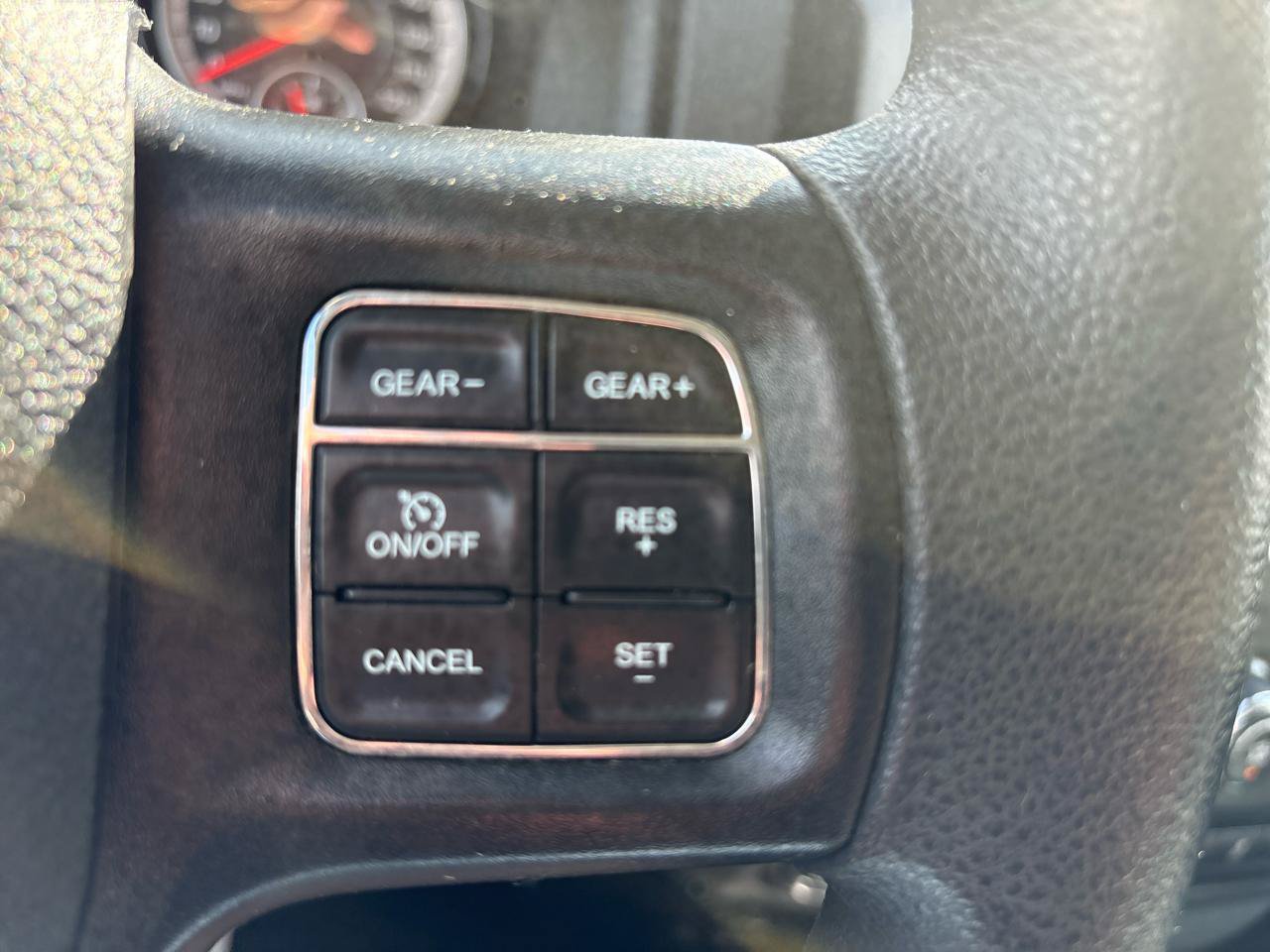 Used 2018 RAM 1500 Express AWD/4WD image 32