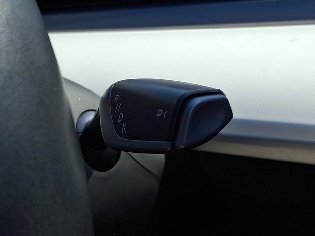 Used 2018 Tesla Model 3 Long Range image 18