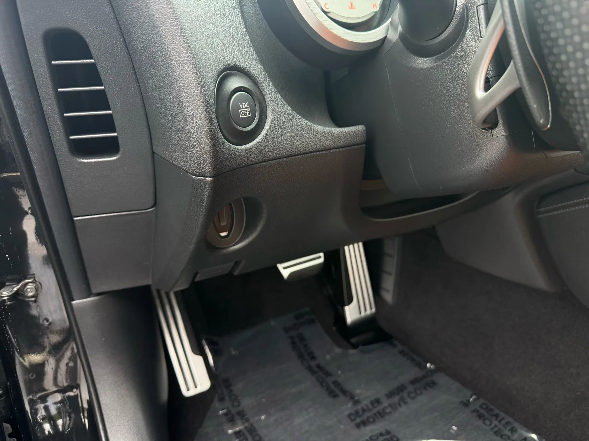 Used 2010 Nissan 370Z Touring image 32