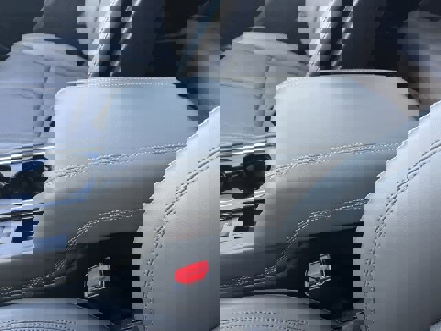 Used 2025 Lincoln Corsair Grand Touring image 38