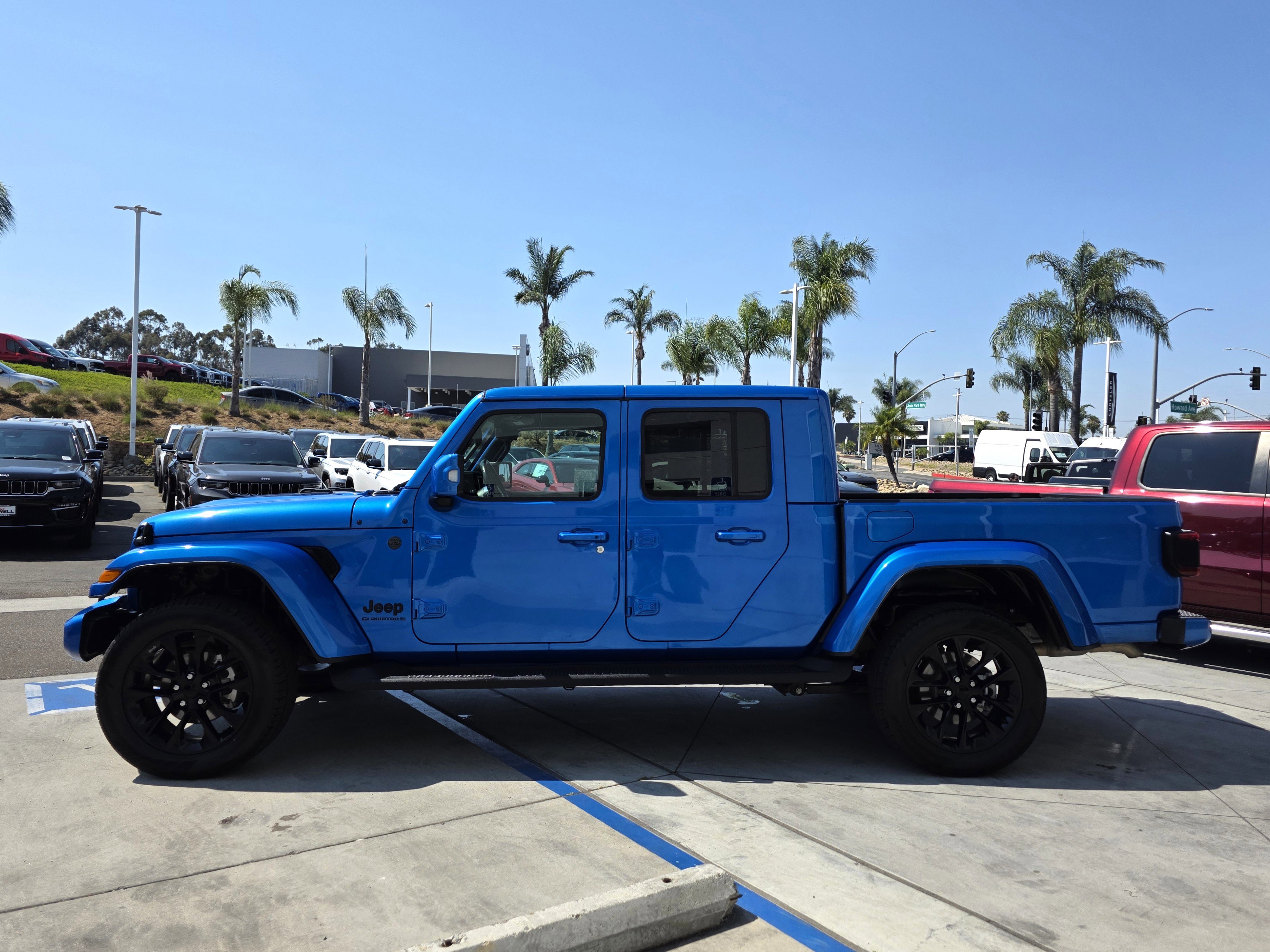 Certified 2023 Jeep Gladiator Overland image 2