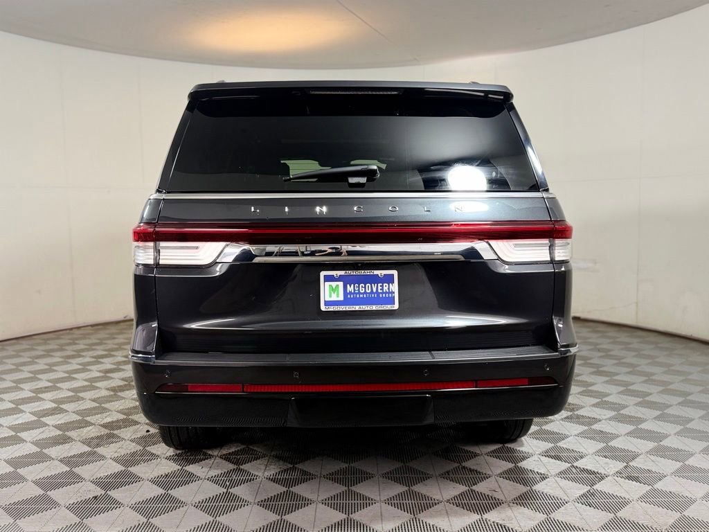Used 2023 Lincoln Navigator Reserve image 5