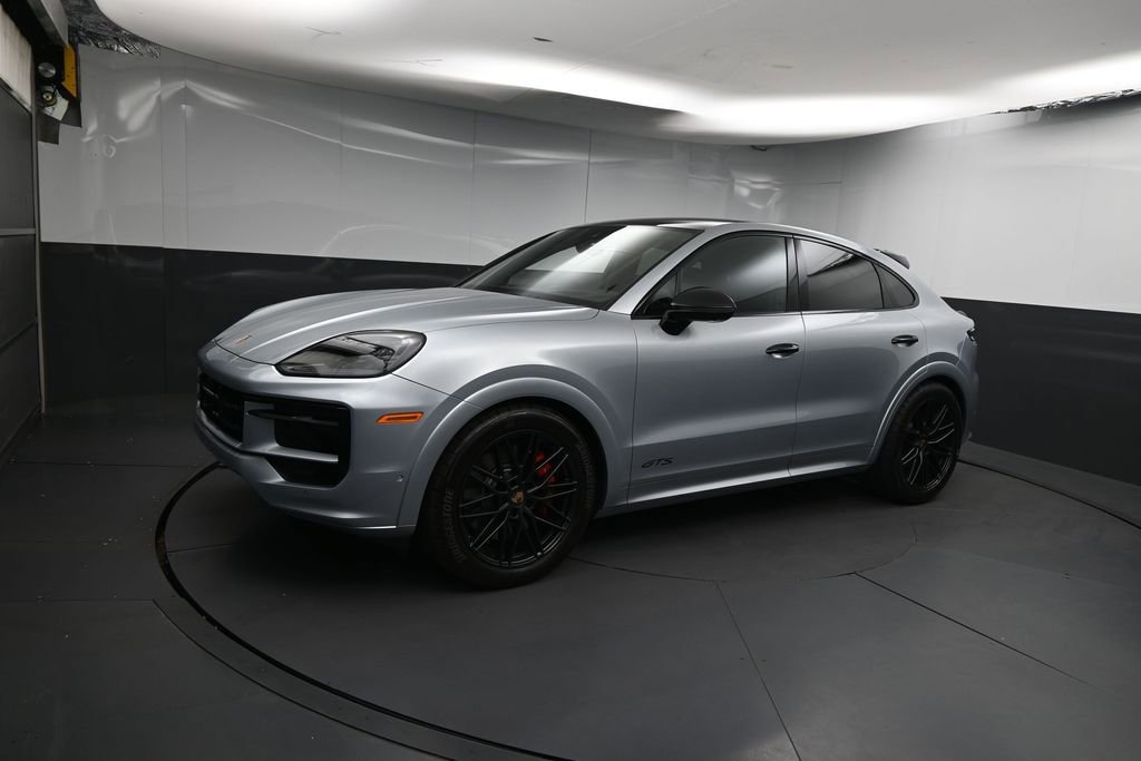 Certified 2025 Porsche Cayenne GTS AWD/4WD image 1