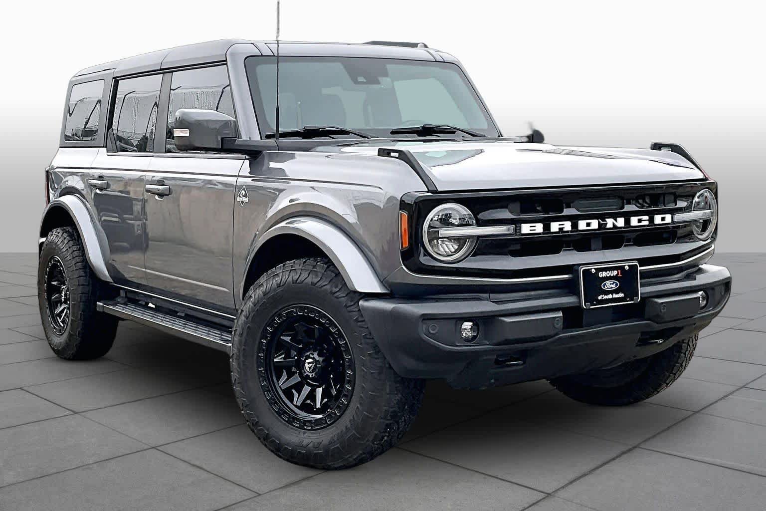 Used 2023 Ford Bronco Outer Banks AWD/4WD image 3