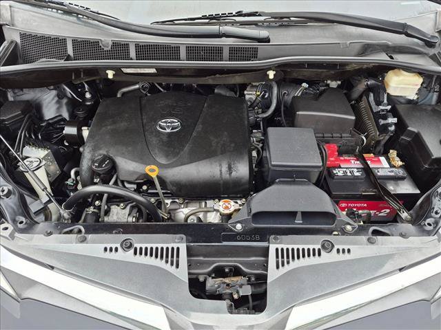 Used 2018 Toyota Sienna XLE w/ XLE Navigation Package FWD image 22