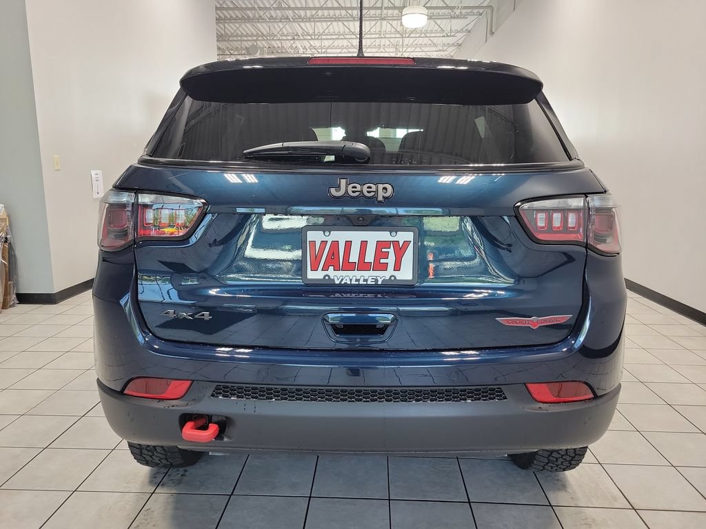 New 2026 Jeep Compass Trailhawk w/ Sun, Sound & Navigation Group AWD/4WD image 7