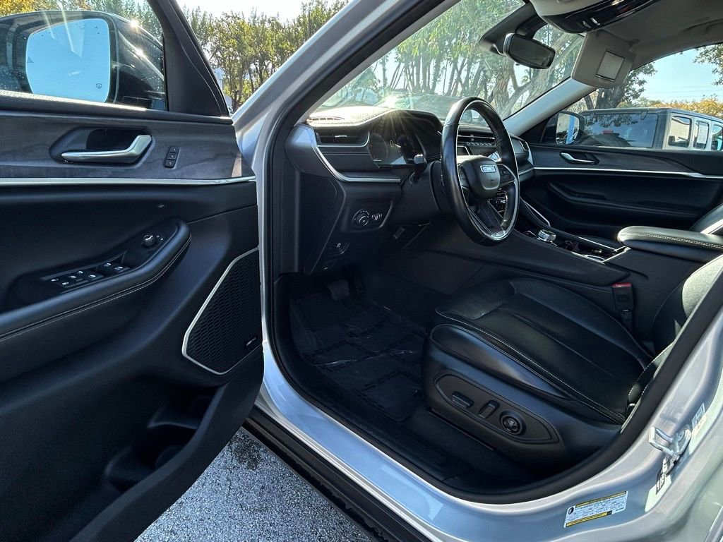 Used 2021 Jeep Grand Cherokee L Limited image 15