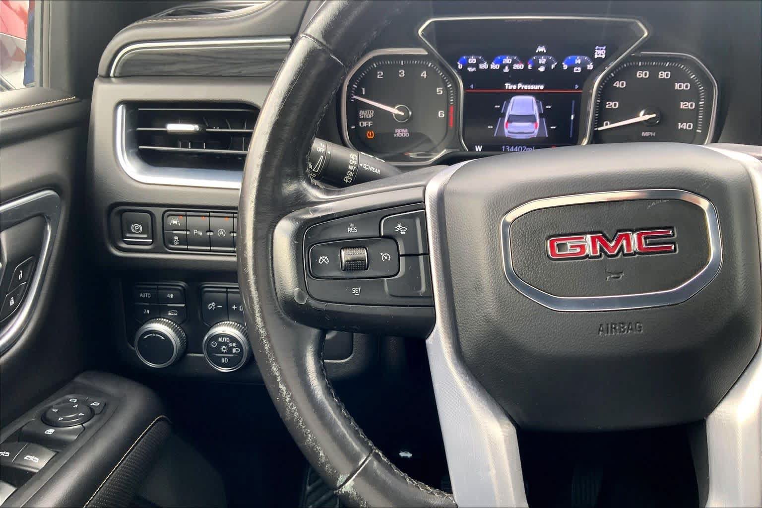 Used 2021 GMC Yukon XL SLT AWD/4WD image 22