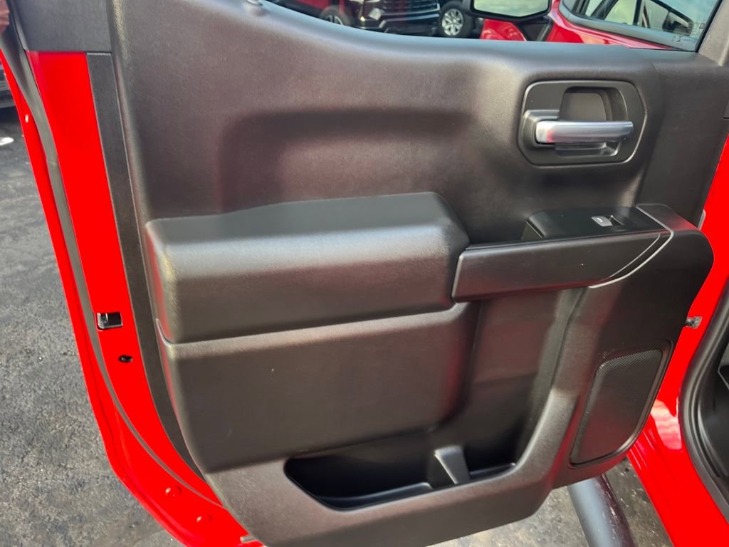 Used 2025 Chevrolet Silverado 1500 Custom w/ Turbomax Blackout Package image 22