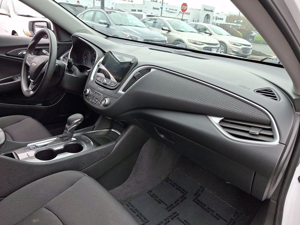 Used 2025 Chevrolet Malibu LT image 11