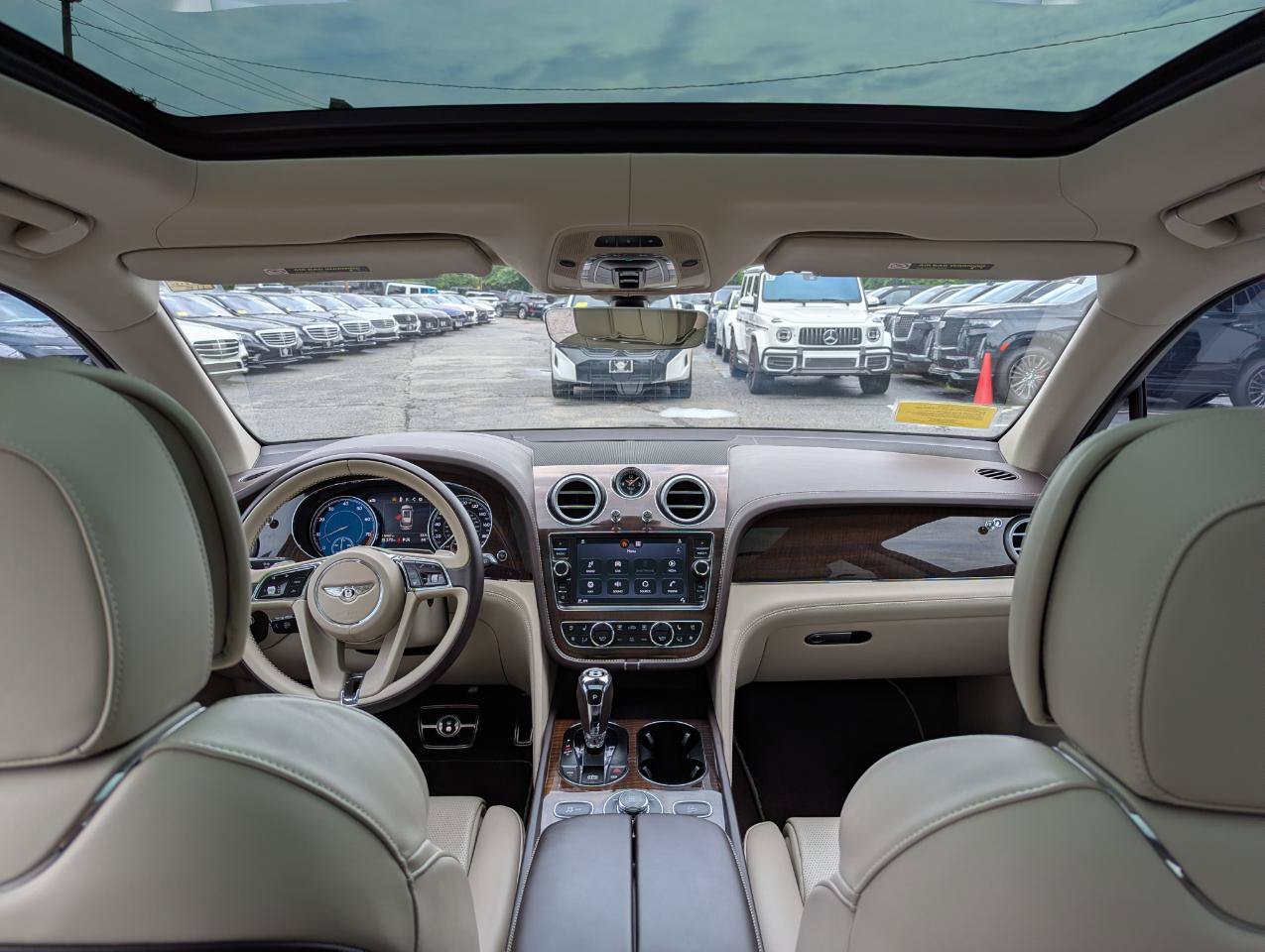 Used 2020 Bentley Bentayga AWD/4WD image 43