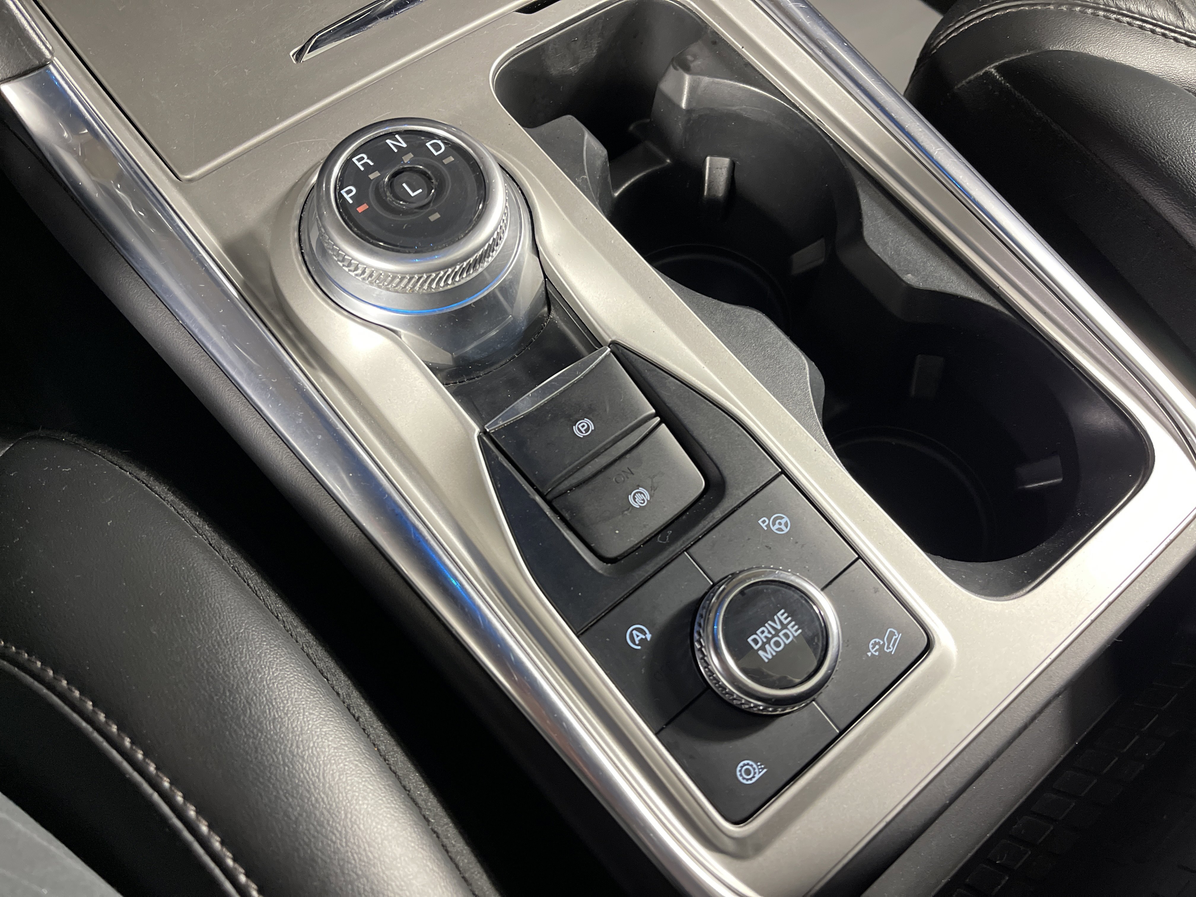 Used 2022 Ford Explorer Platinum w/ Equipment Group 601A image 27