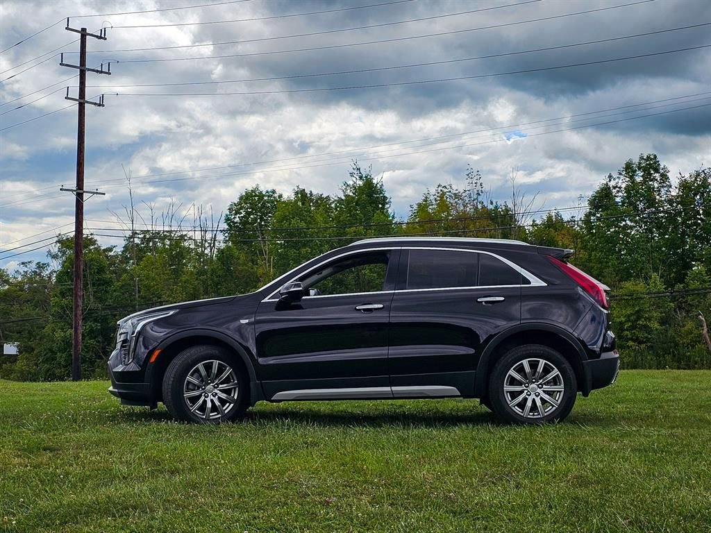 Used 2022 Cadillac XT4 Premium Luxury w/ Enhanced Visibility Package image 7