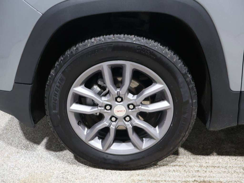 Used 2024 GMC Terrain SLT image 8