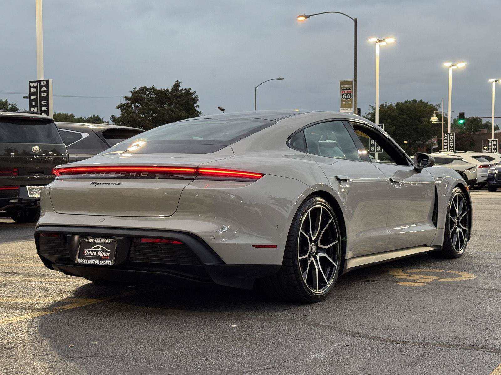 Used 2023 Porsche Taycan 4S w/ Premium Package AWD/4WD image 8