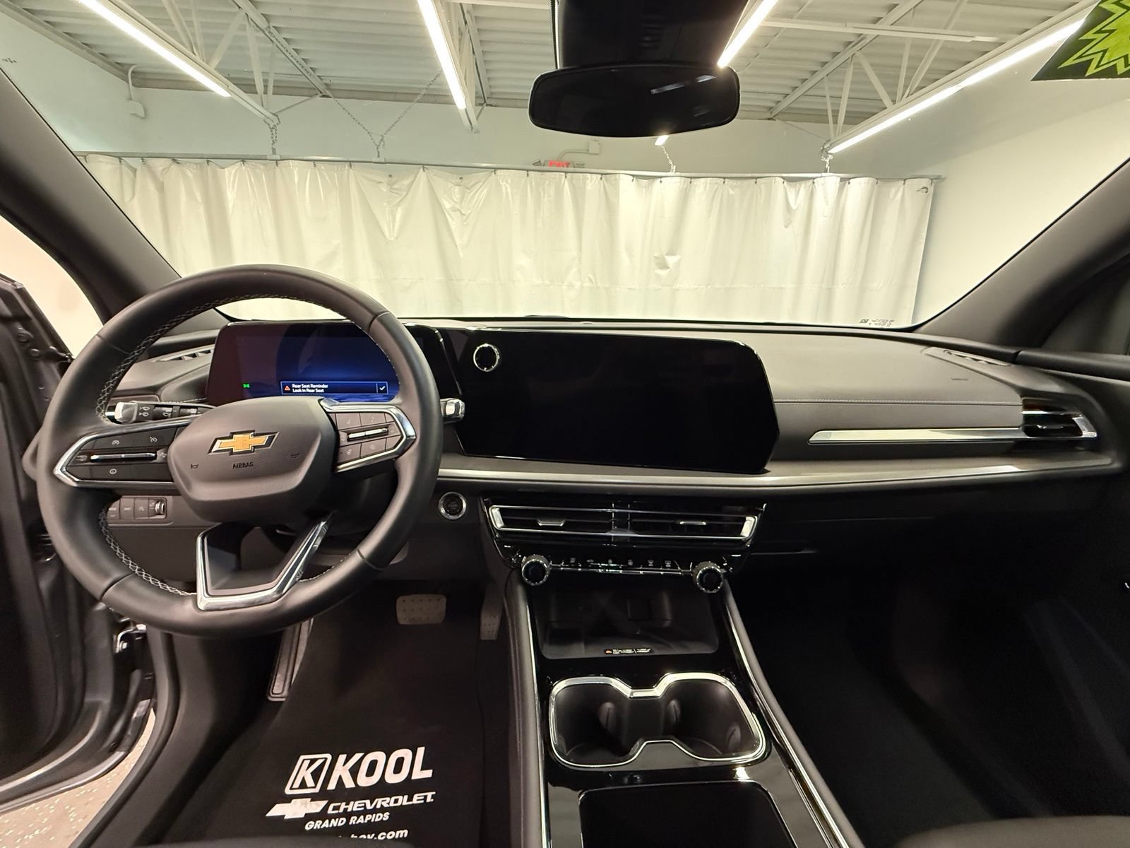 Used 2026 Chevrolet Traverse LT AWD/4WD image 17