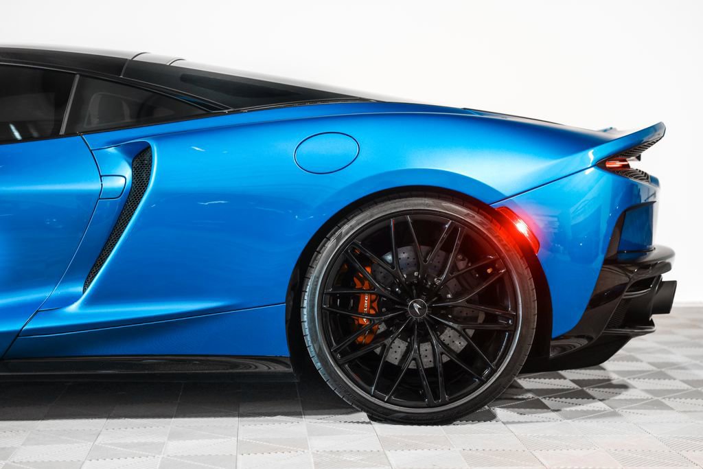 Used 2022 McLaren GT RWD image 15