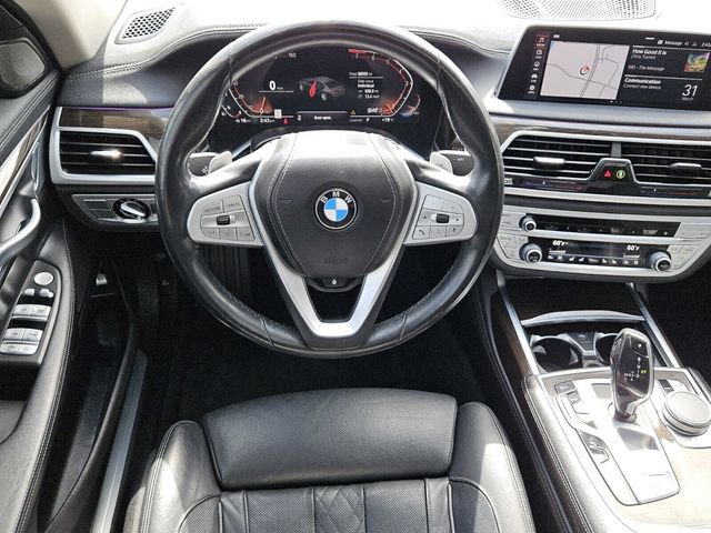 Used 2022 BMW 740i w/ Premium Package RWD image 5