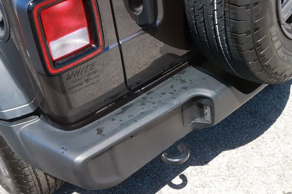 Used 2025 Jeep Wrangler Unlimited Sport AWD/4WD image 8