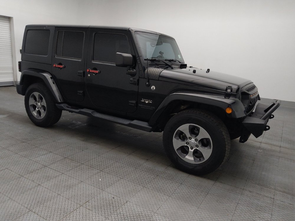 Used 2017 Jeep Wrangler Unlimited Sahara w/ Connectivity Group AWD/4WD image 11