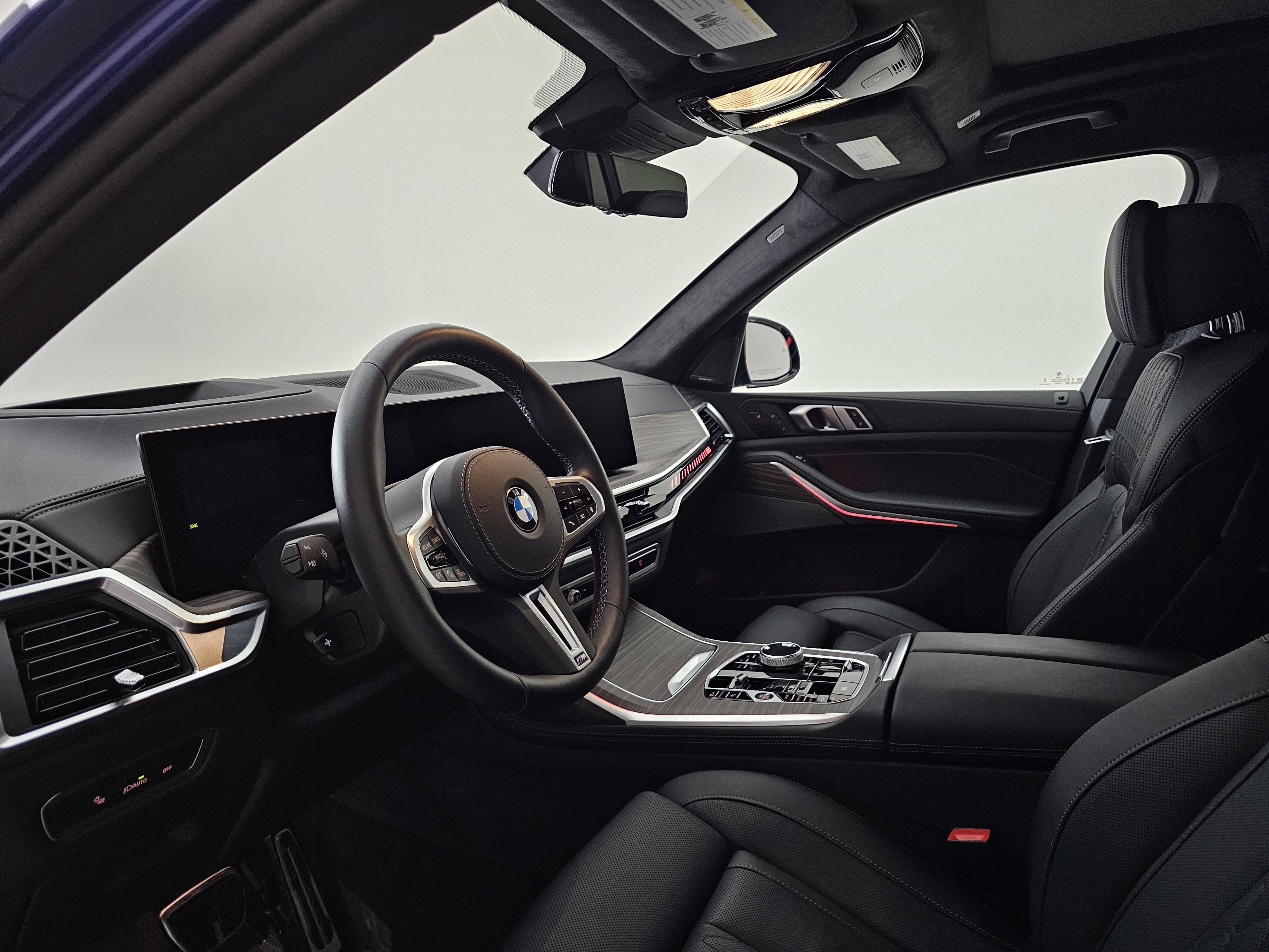Used 2025 BMW X7 M60i image 6