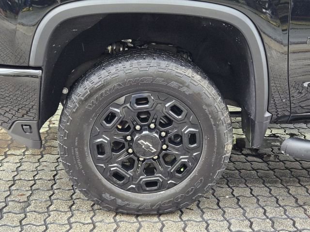 Used 2024 Chevrolet Silverado 2500 LTZ w/ LTZ Plus Package image 12