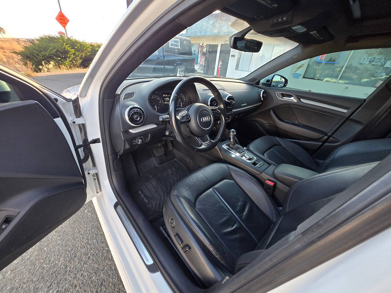 Used 2016 Audi A3 e-tron Premium Plus w/ Premium Plus Package FWD image 21