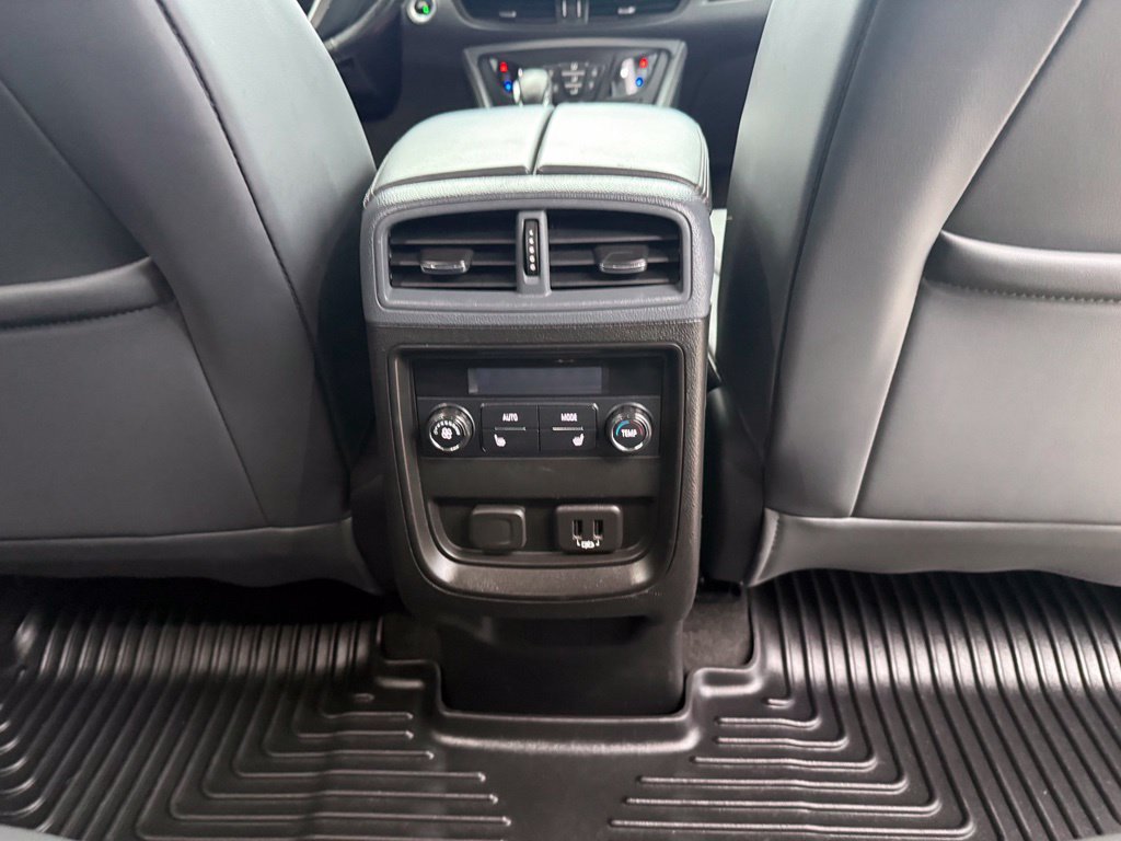 Used 2019 Buick Envision Essence FWD image 19