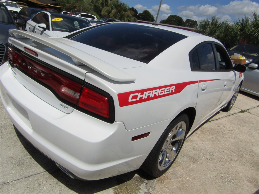 Used 2014 Dodge Charger SXT RWD image 4