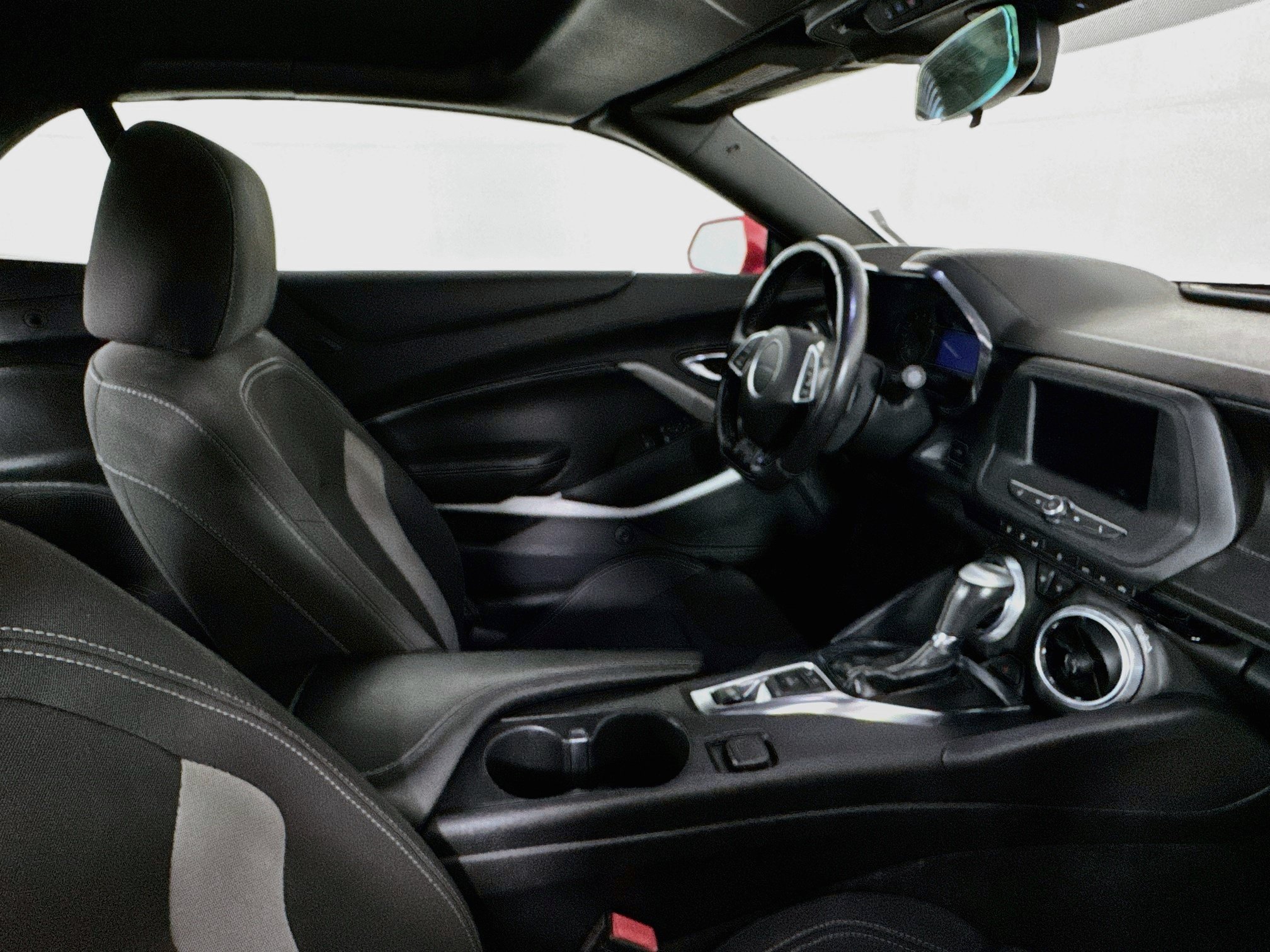 Used 2020 Chevrolet Camaro LT RWD image 23