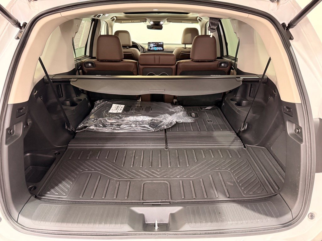 Used 2025 Honda Pilot Elite image 13