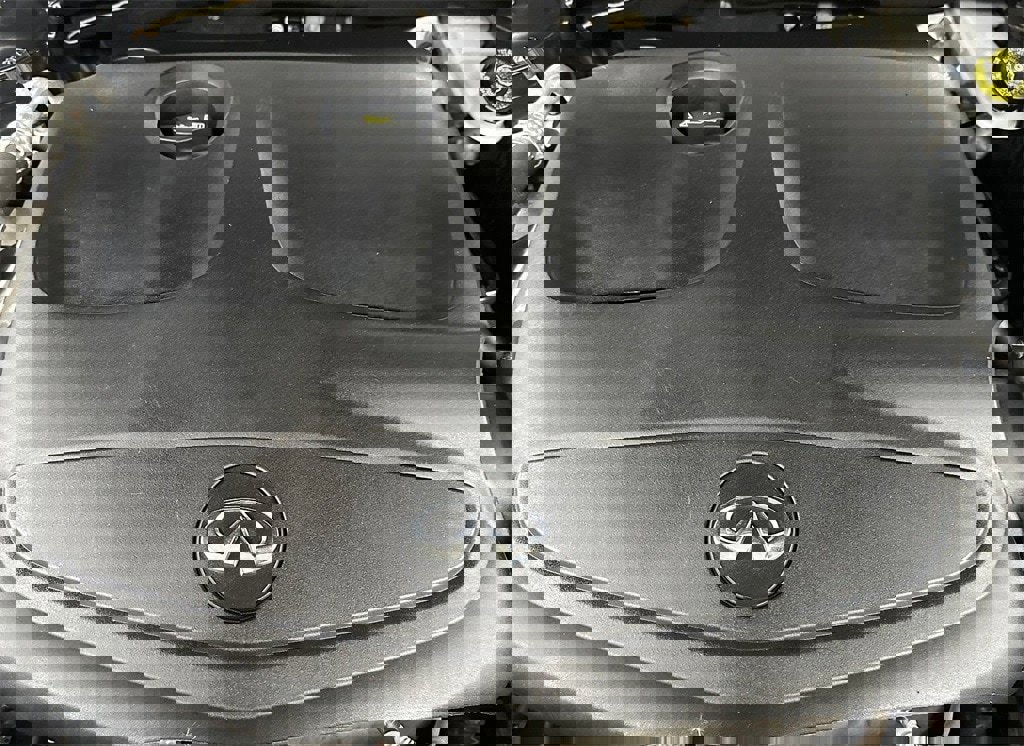 Used 2017 INFINITI QX30 Premium w/ Navigation Package image 7